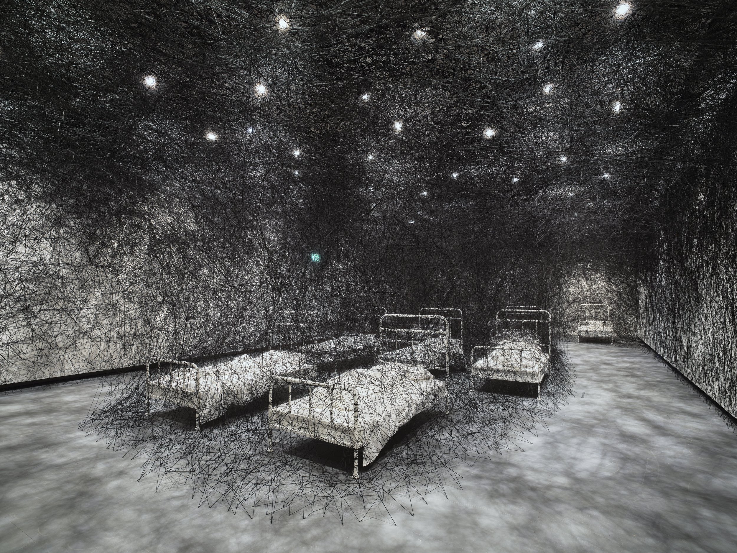 塩田千春　Chiharu Shiota CHIHARU SHIOTA–塩田千春